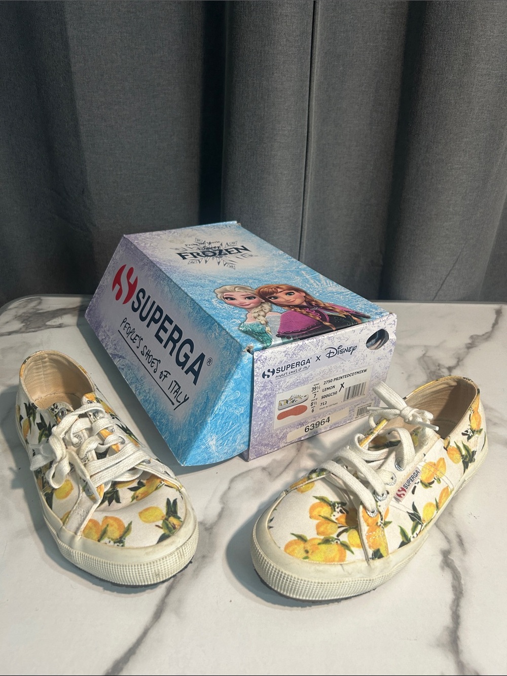 Superga Disney Frozen Canvas Sneakers with Yellow Lemon Print size 8.5 In Box